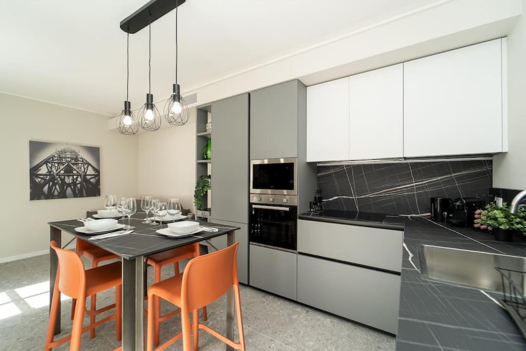 קומו Apt 2 Min From The Cathedral With Private Parking מראה חיצוני תמונה