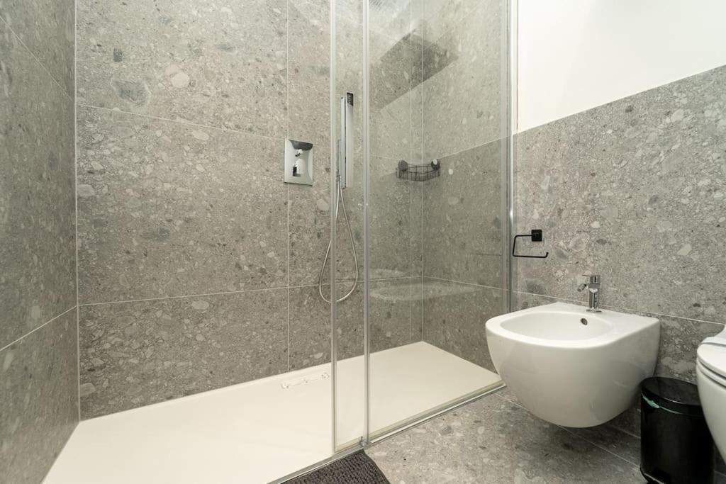 קומו Apt 2 Min From The Cathedral With Private Parking מראה חיצוני תמונה