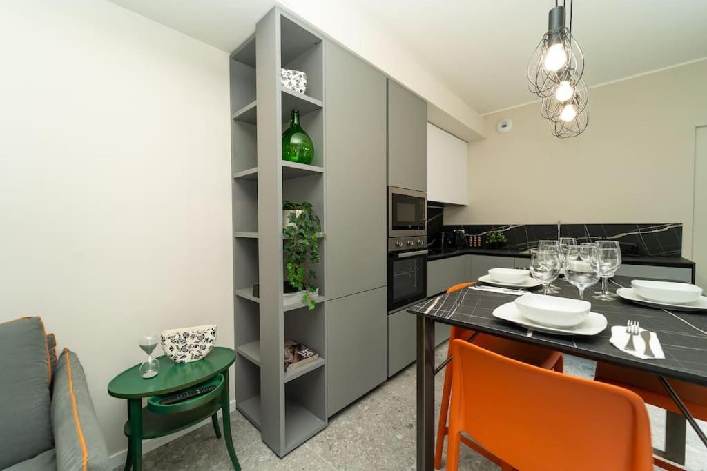 קומו Apt 2 Min From The Cathedral With Private Parking מראה חיצוני תמונה